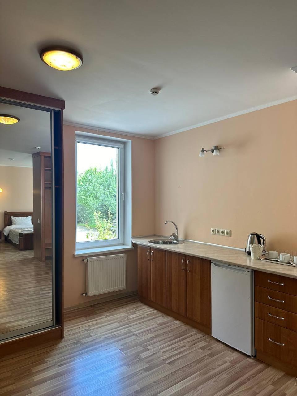 Panna Hotel Солочин Экстерьер фото